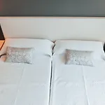 Rua Peregrino 4*
